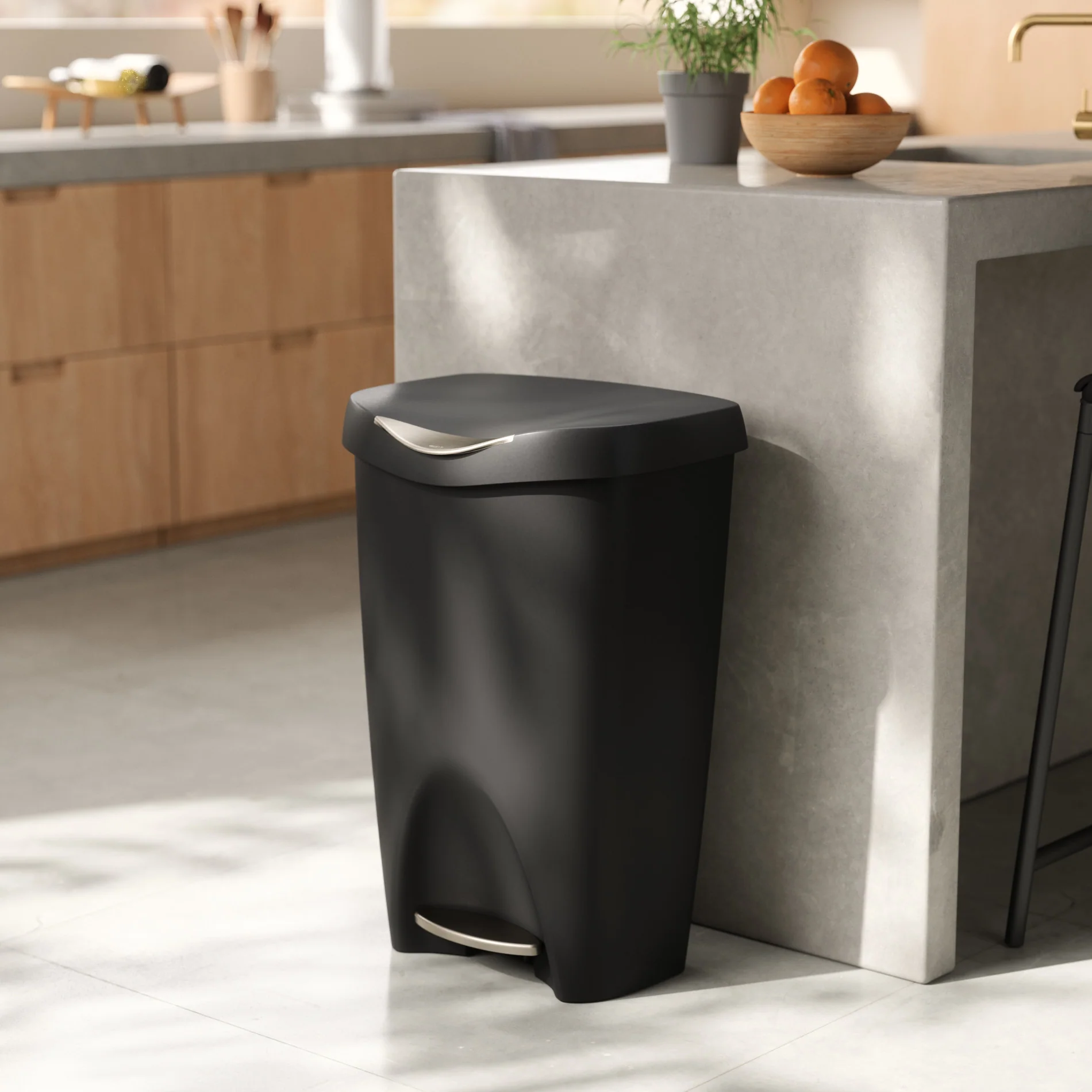 Brim Step On Trash Can - Image 11